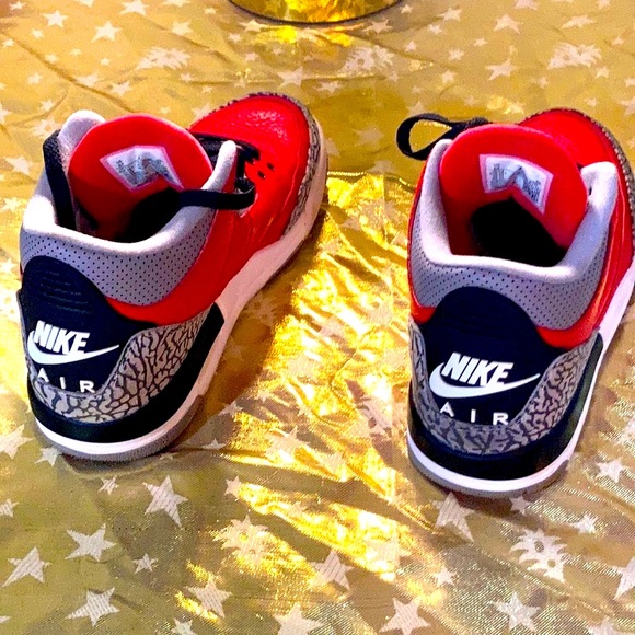 Nike Jordan Red cement 3 - Picture 3 of 4